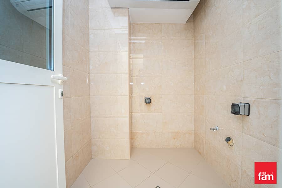 Unique Unit | En Suite | Immaculate Condition - Image 20