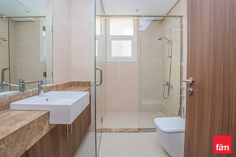 Unique Unit | En Suite | Immaculate Condition - Image 28