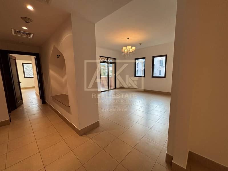 Spacious 2 Bedroom Apartment | Old Town Downtown Dubai - Image 17