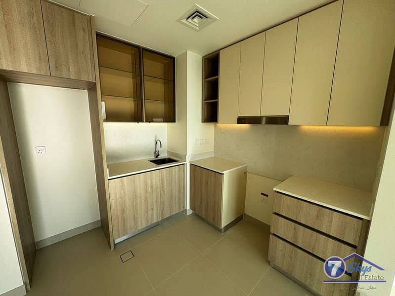 Brand New I Pool View I Vacant I Prime Location - Image 9