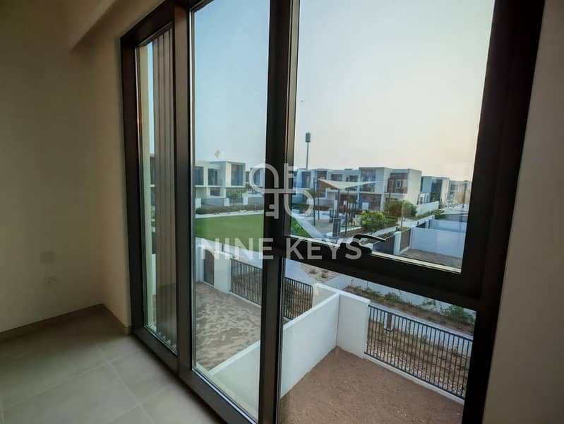 Palma Layout | Vacant | Near Park View | Modern Layout | 3BR + Maid | Single Row