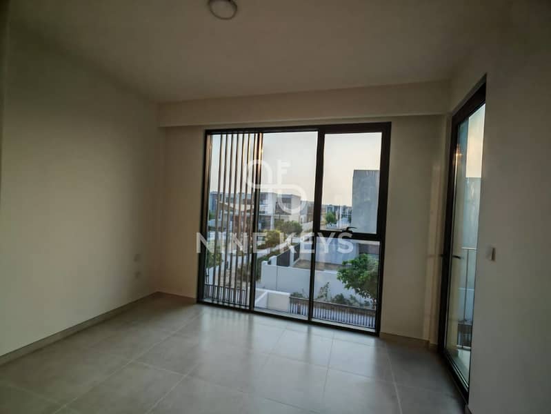 Palma Layout | Vacant | Near Park View | Modern Layout | 3BR + Maid | Single Row - Image 9