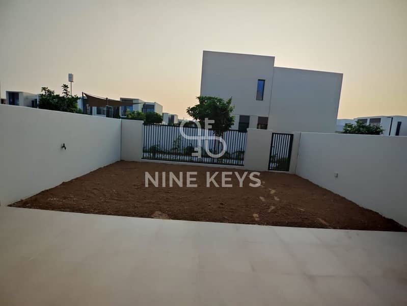 Palma Layout | Vacant | Near Park View | Modern Layout | 3BR + Maid | Single Row - Image 28