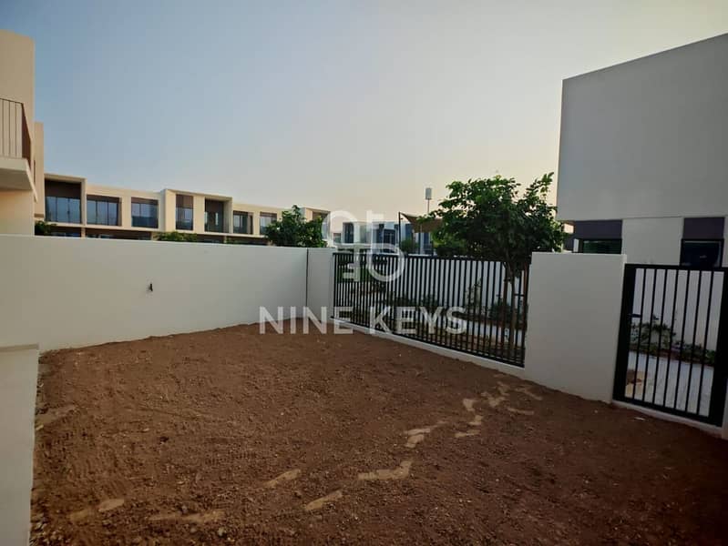 Palma Layout | Vacant | Near Park View | Modern Layout | 3BR + Maid | Single Row - Image 34