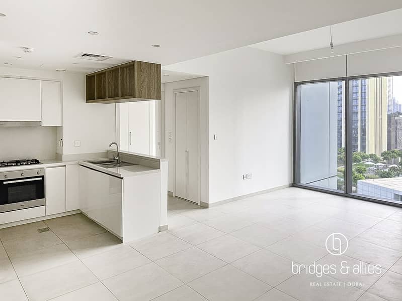 BRIGHT 2 BR | BURJ VIEW | AVAILABLE | HUGE LAYOUT