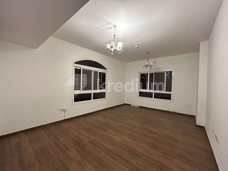 Premium Layout | Vacant | Closed Kitchen