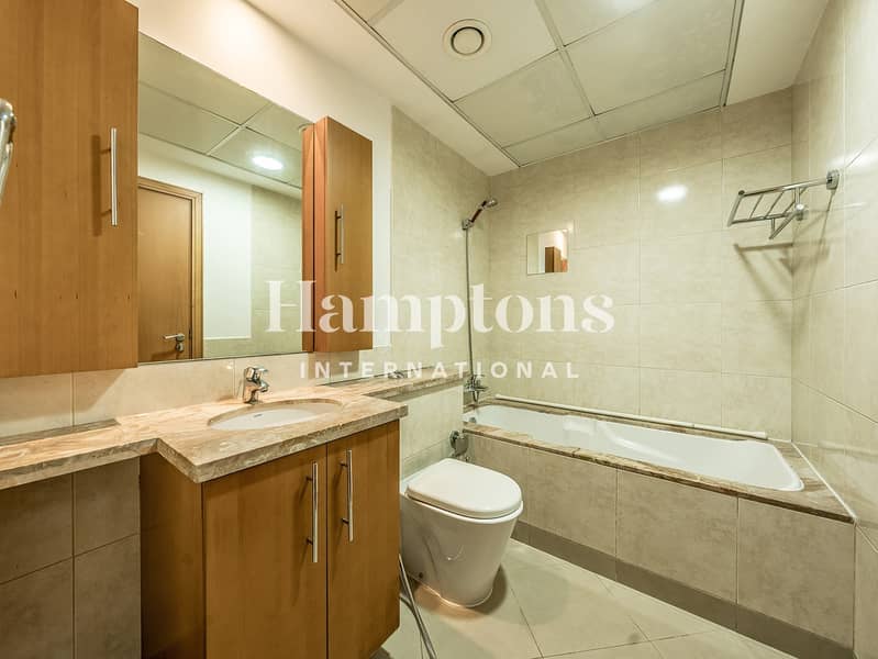 Vacant February | Lake View | Large Unit - Image 13