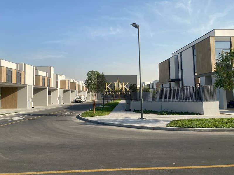 Park Facing | Prime Location | 4Br+Maid