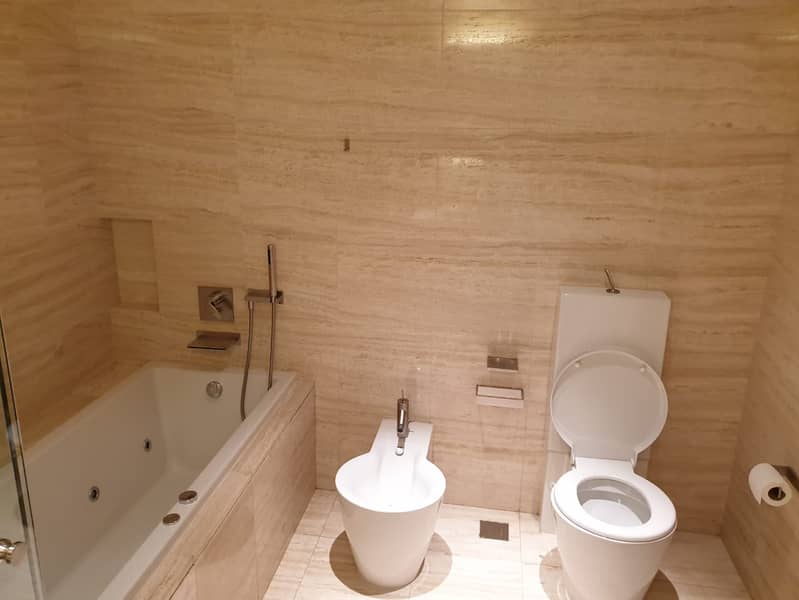 DIRECT LIFT | FOUNTAIN VIEW | CHILLER FREE