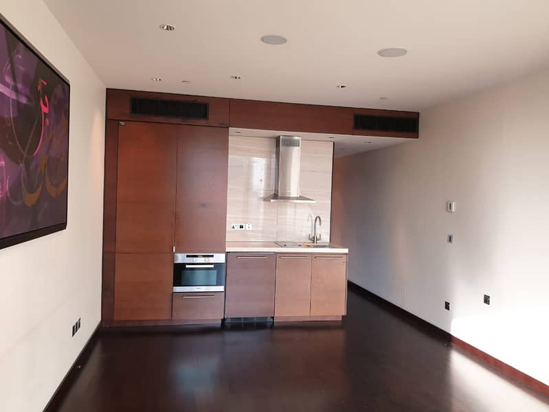 DIRECT LIFT | FOUNTAIN VIEW | CHILLER FREE - Image 6