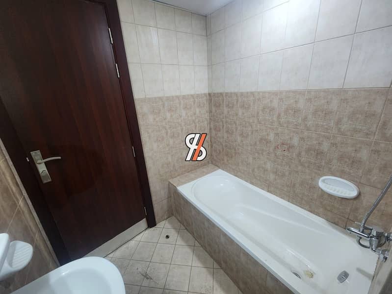 33 a85d38f5-7bc9-4999-b1dc-f0f2d03ca272. jpg