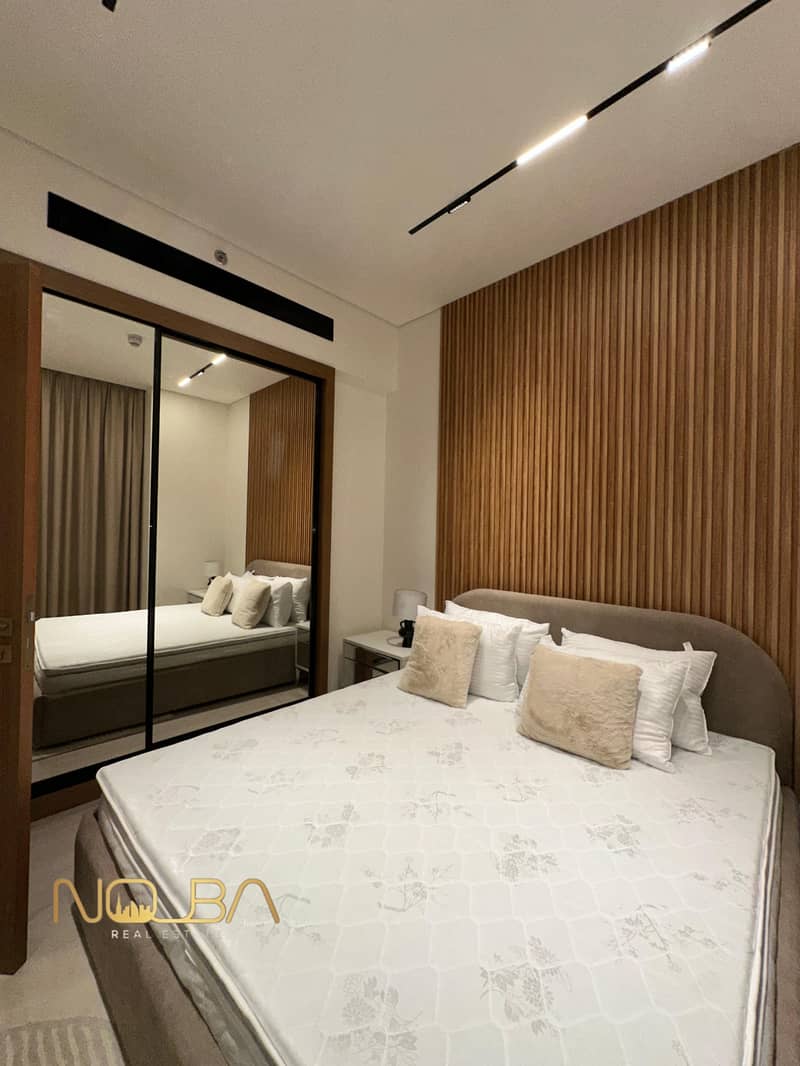 EXCLUSIVE | WATERFRONT LIVING | FULLY FURNISHED | CANAL VIEW