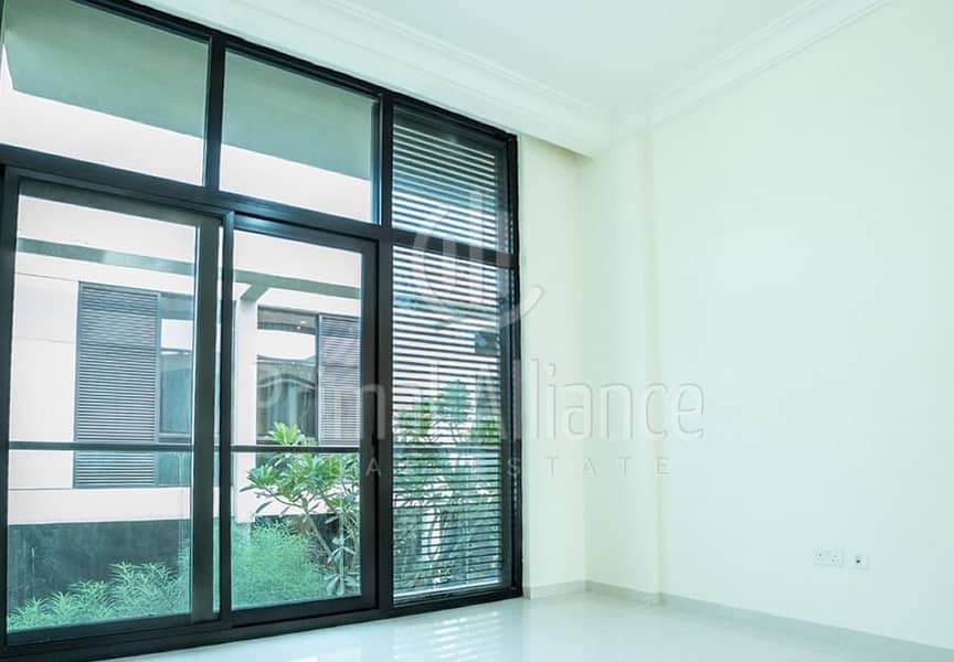 Vacant Now | Corner Unit | Maids Room - Image 8