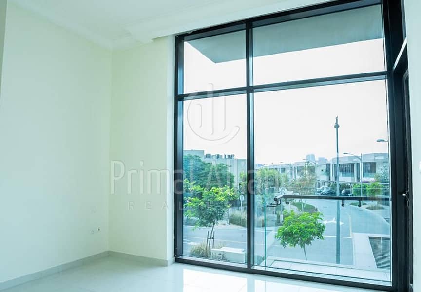 Vacant Now | Corner Unit | Maids Room - Image 11