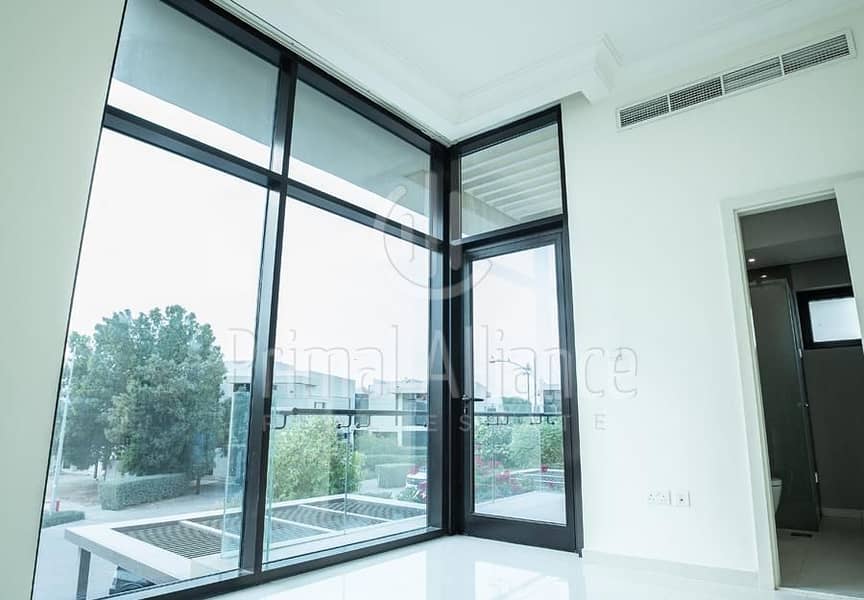 Vacant Now | Corner Unit | Maids Room - Image 12