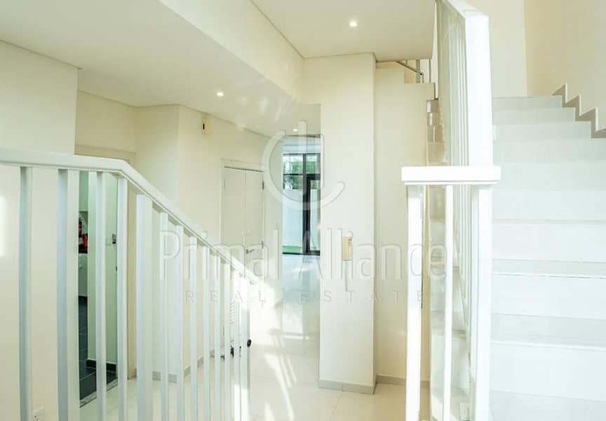 Vacant Now | Corner Unit | Maids Room - Image 15