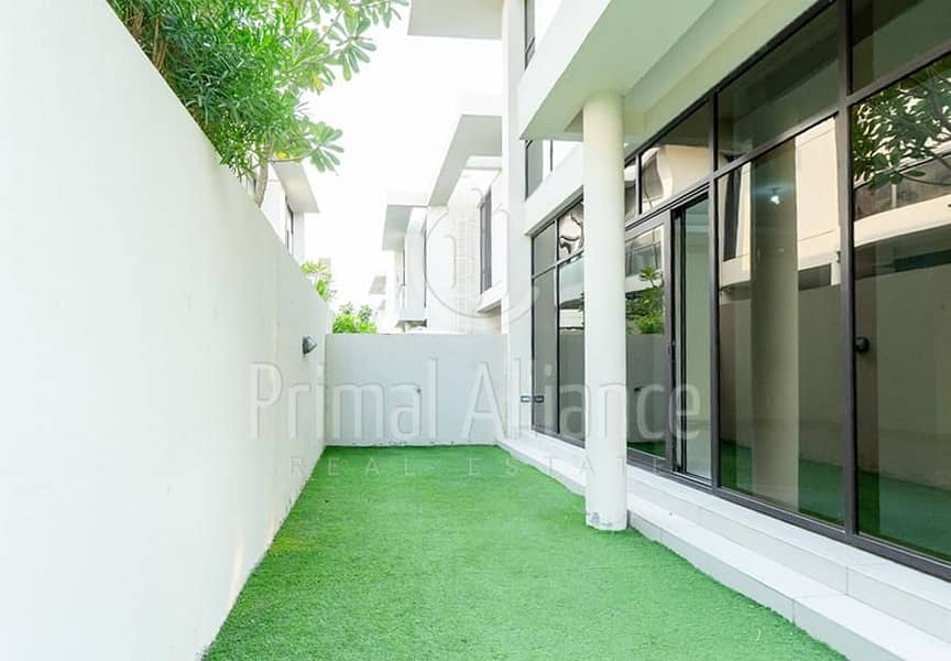 Vacant Now | Corner Unit | Maids Room - Image 19