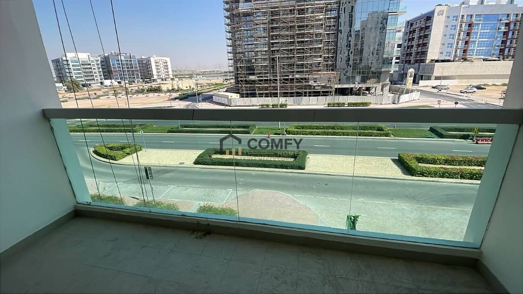 Spectacular Studio big size