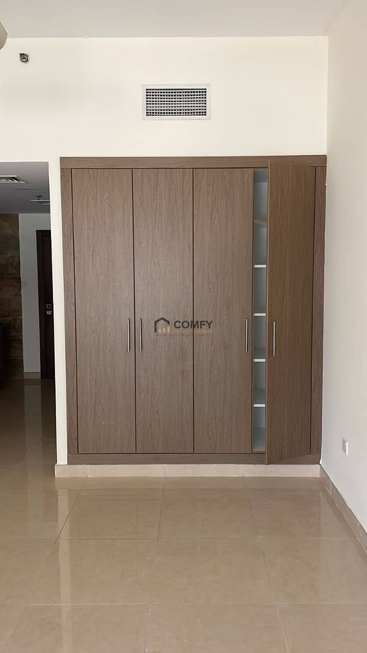 Spectacular Studio big size - Image 7