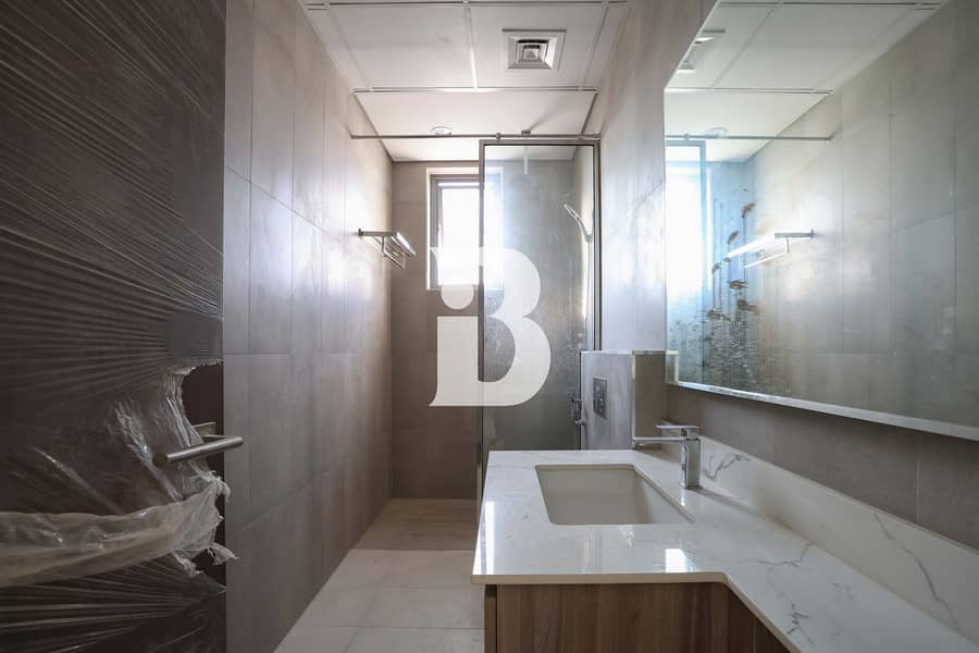 Rare Villa with Roof Top Access|Vacant and Ready - Image 6