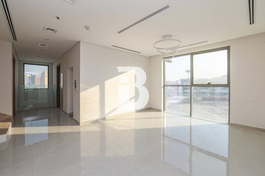 Rare Villa with Roof Top Access|Vacant and Ready - Image 8