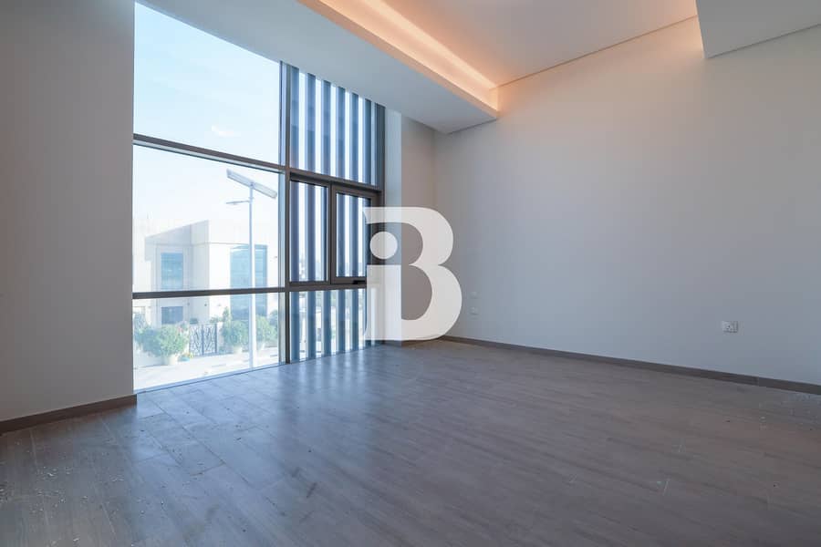 Rare Villa with Roof Top Access|Vacant and Ready - Image 10