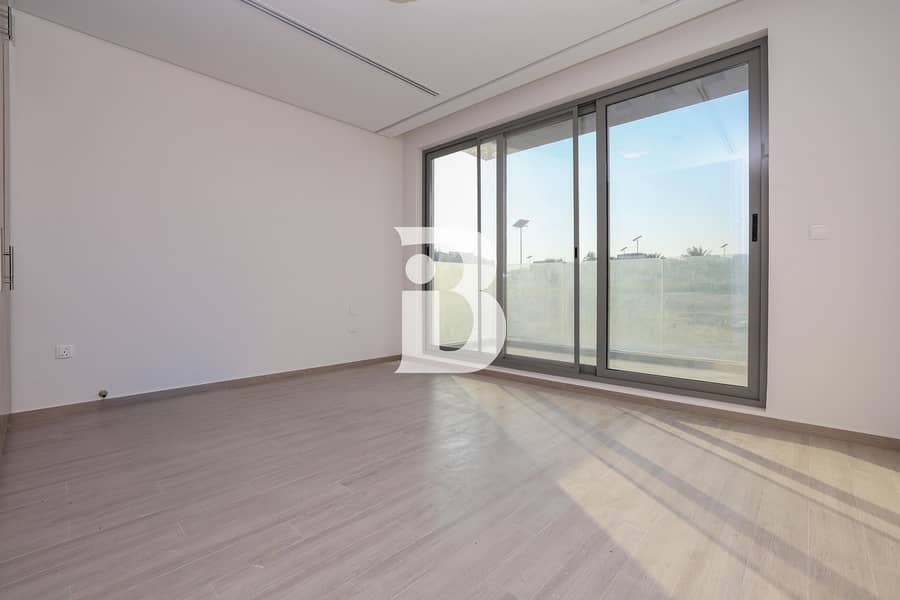 Rare Villa with Roof Top Access|Vacant and Ready - Image 12