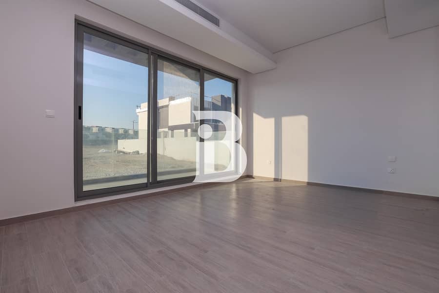 Rare Villa with Roof Top Access|Vacant and Ready - Image 13