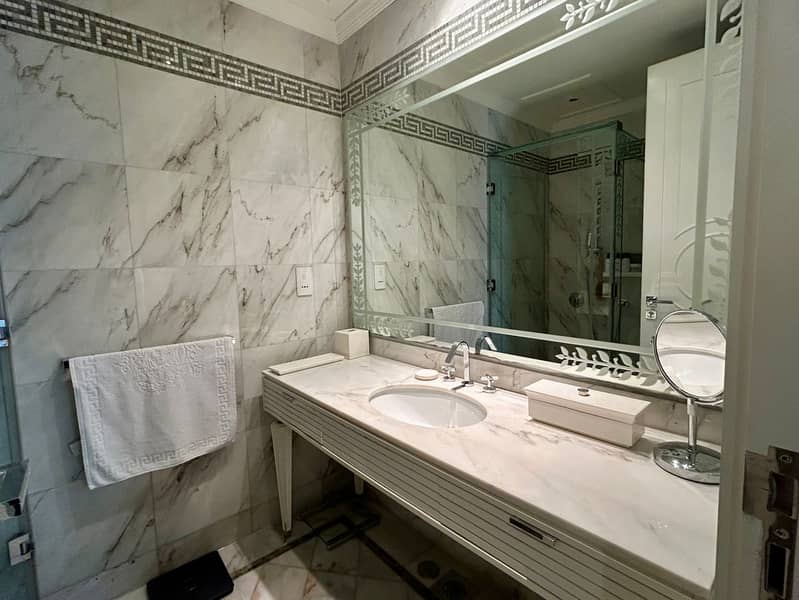 Largest Layout | Fully Furnished | Mid Floor - Image 9