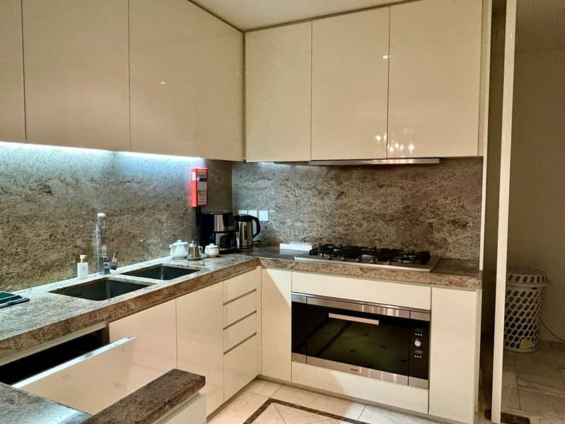 Largest Layout | Fully Furnished | Mid Floor - Image 10