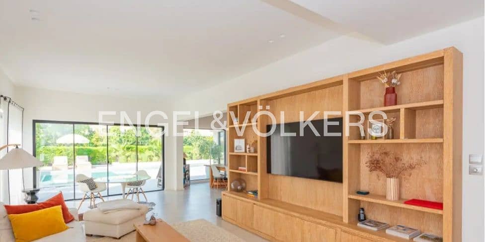 Lake View | Private Pool | Fully Renovated