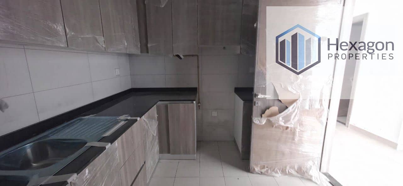 SPACIOUS 1 BHK | PRIME LOCATION | VACANT | FOR AFFORDABLE PRICE OF AED 65,000