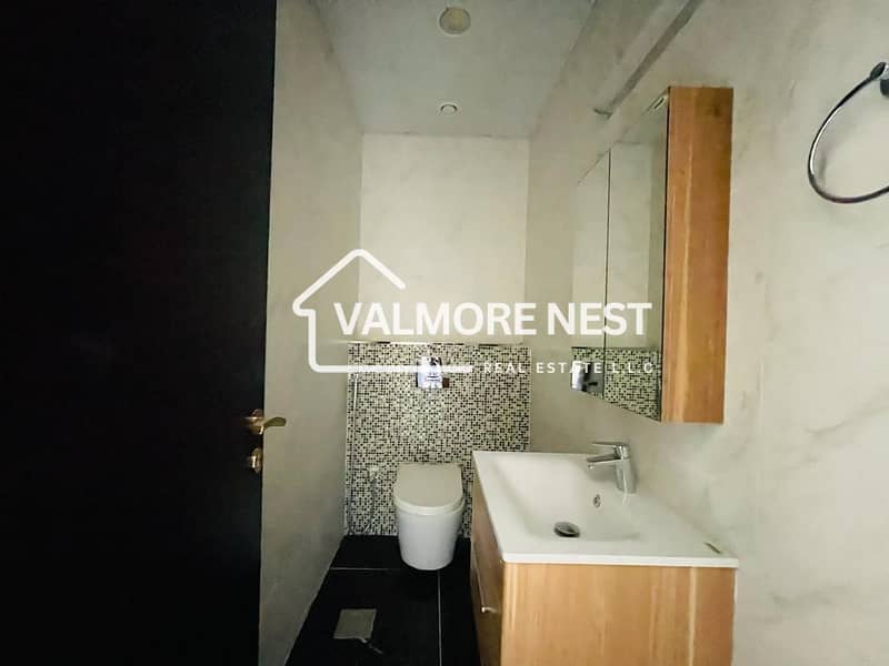 Bright & spacious unit with huge balcony I With great amenity I Ready to move - Image 22