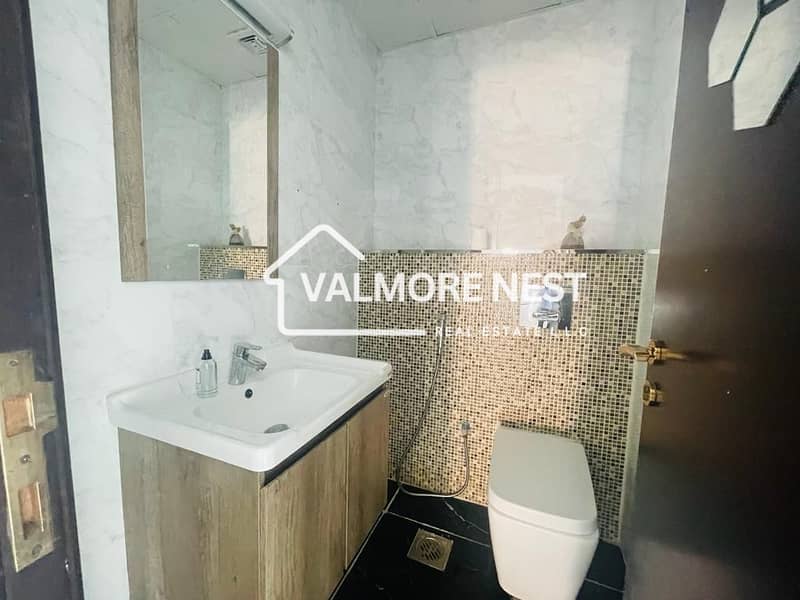 Bright & spacious unit with huge balcony I With great amenity I Ready to move - Image 25