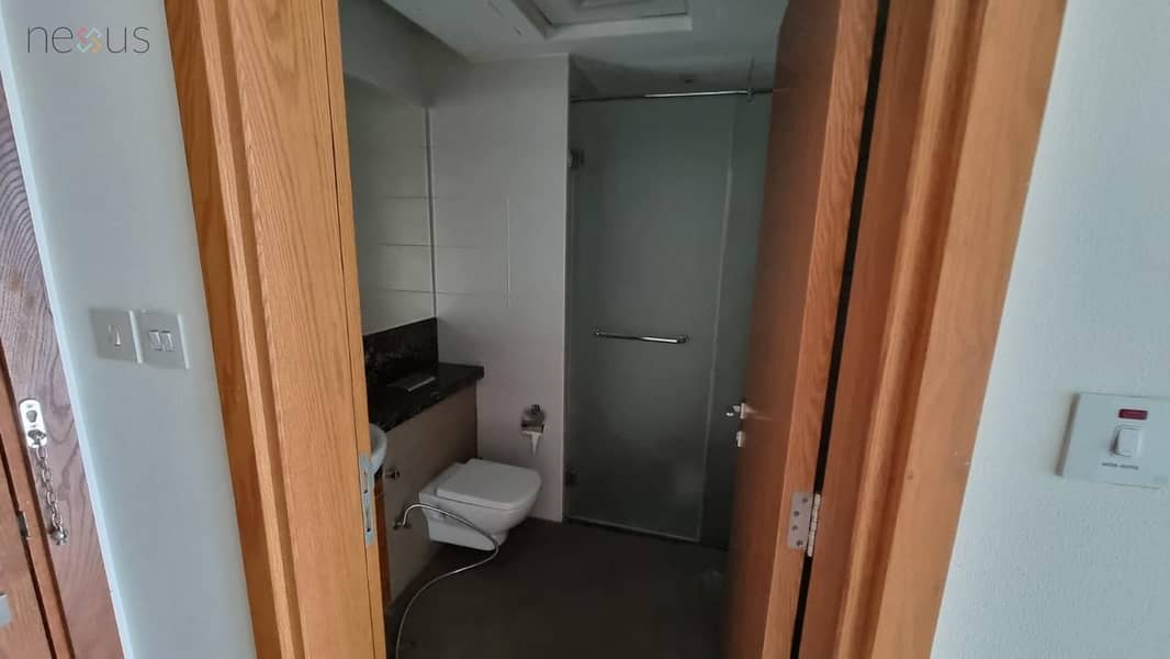 Spacious | Prime Location | Large Layout Studio - Image 8