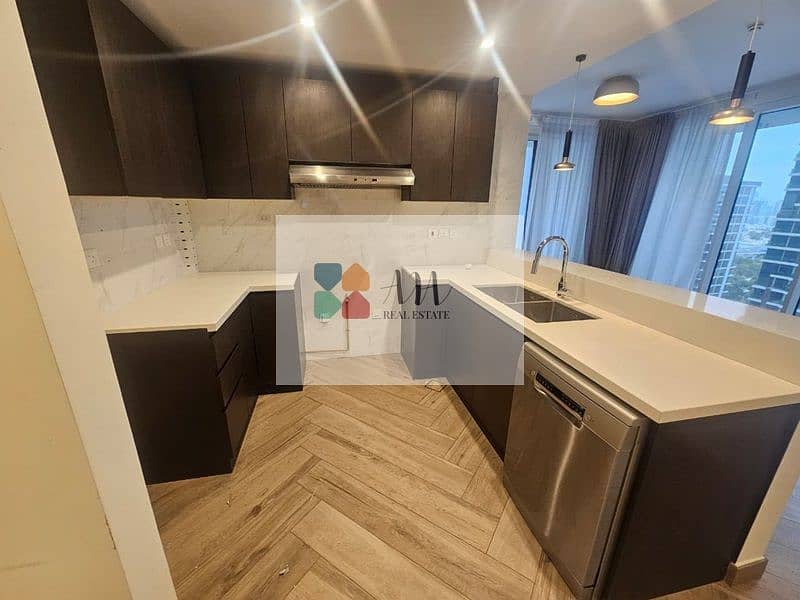Elegant 2 BHK Apartment near Za’abeel Park with Community view