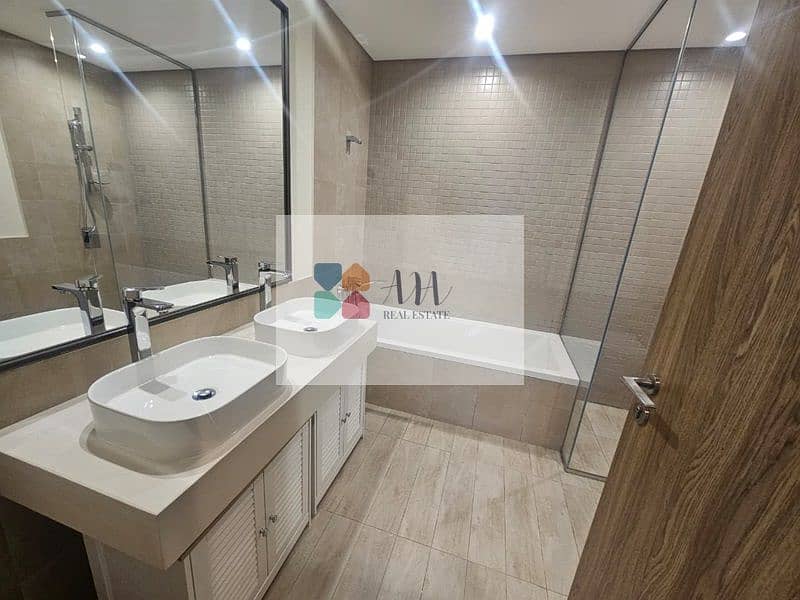 Elegant 2 BHK Apartment near Za’abeel Park with Community view