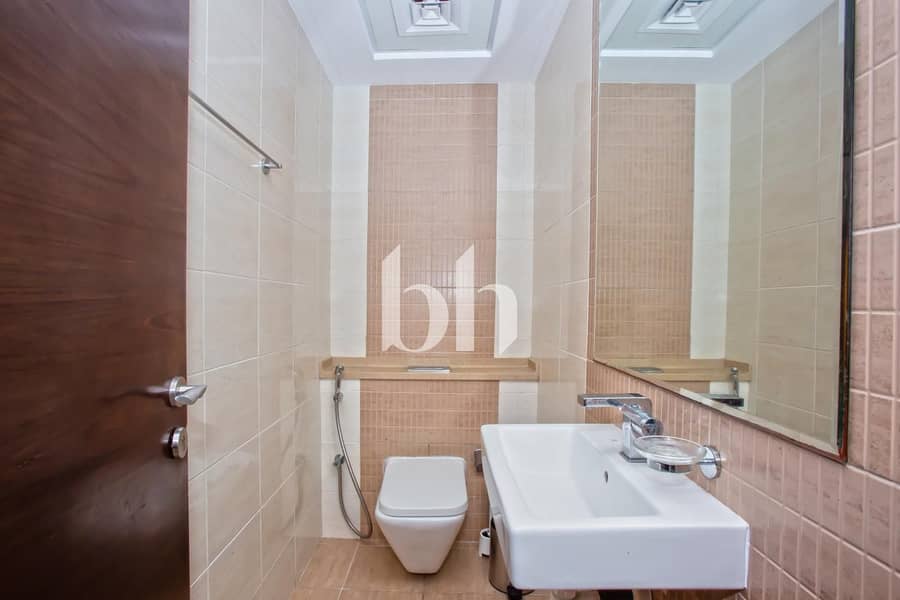 Prime Location | Well Maintained | Fully Furnished - Image 15