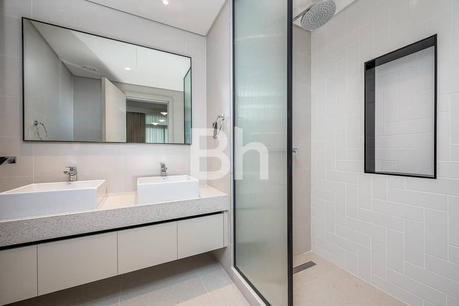 Plus Maids | Luxury | Multiple Chqs | Dual views