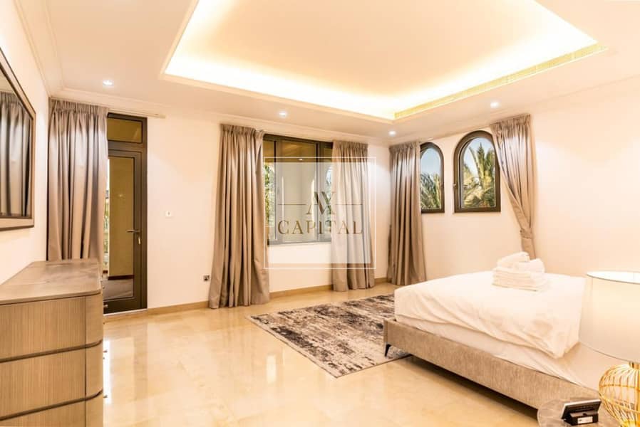 4BR villa |Vacant | Direct beach access ISea view