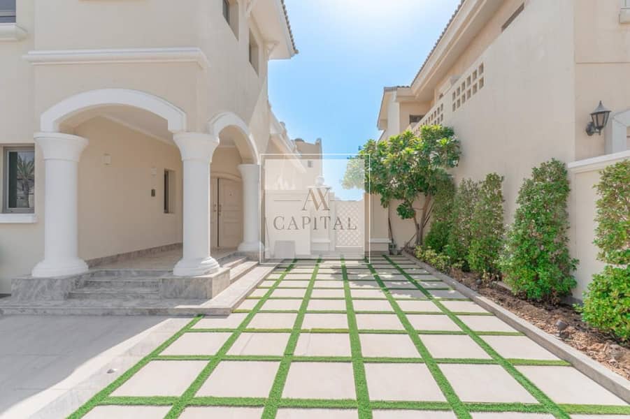 4BR villa |Vacant | Direct beach access ISea view - Image 11