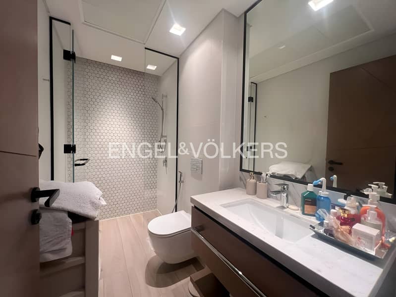 Vacant On Transfer | Available | Creek Beach View - Image 14