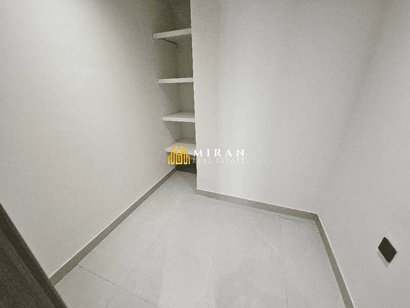 Near to Mall - Best Amenities - With Storage