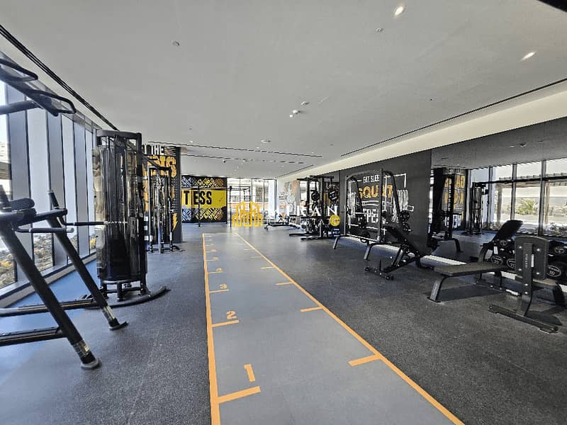 Near to Mall - Best Amenities - With Storage - Image 18