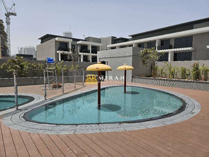 Near to Mall - Best Amenities - With Storage - Image 21