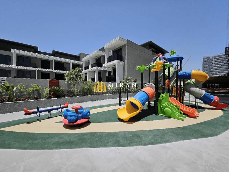 Near to Mall - Best Amenities - With Storage - Image 24