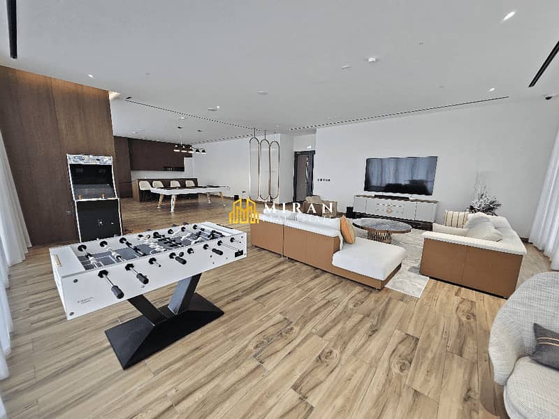 Near to Mall - Best Amenities - With Storage - Image 26