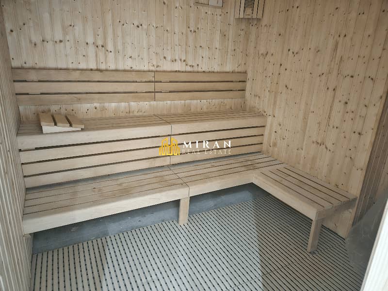 Near to Mall - Best Amenities - With Storage - Image 28