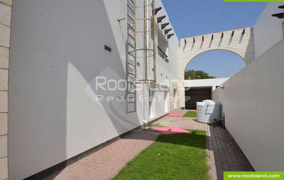 4BR Plus Maid | Shared Pool | Prime Location - Image 16