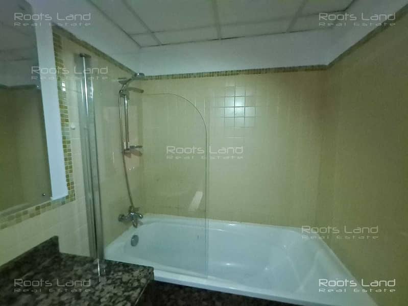 Full Marina View | Large Balcony | Spacious Layout - Image 8